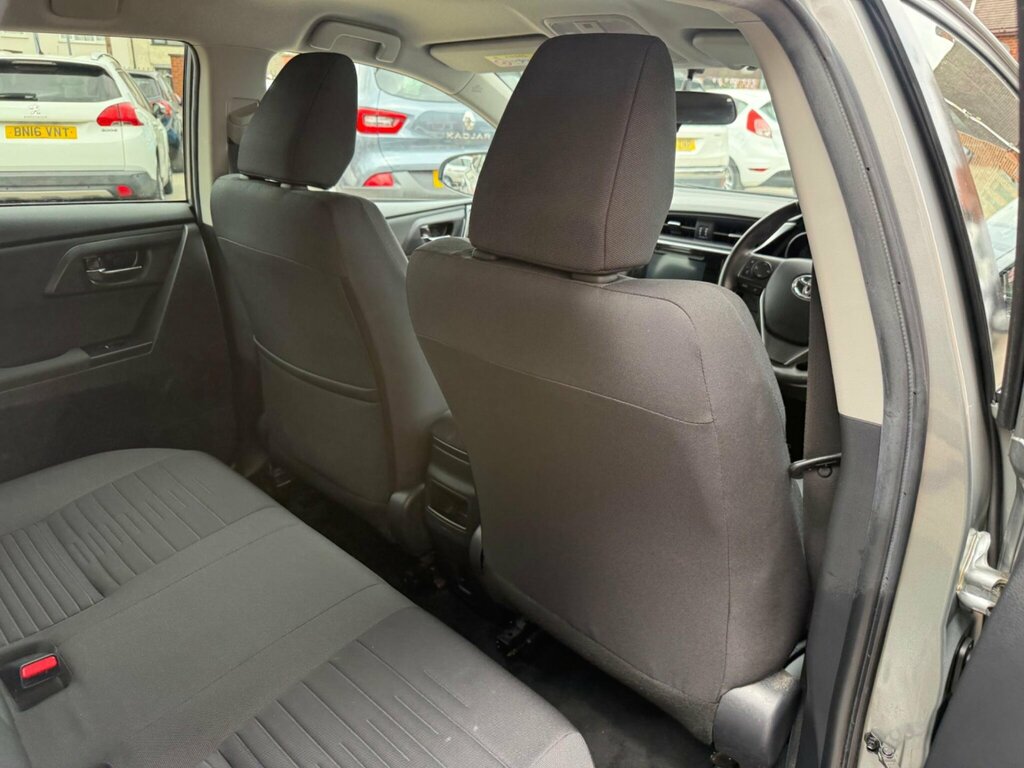 Toyota Auris Auris Design Vvt-i Silver #17