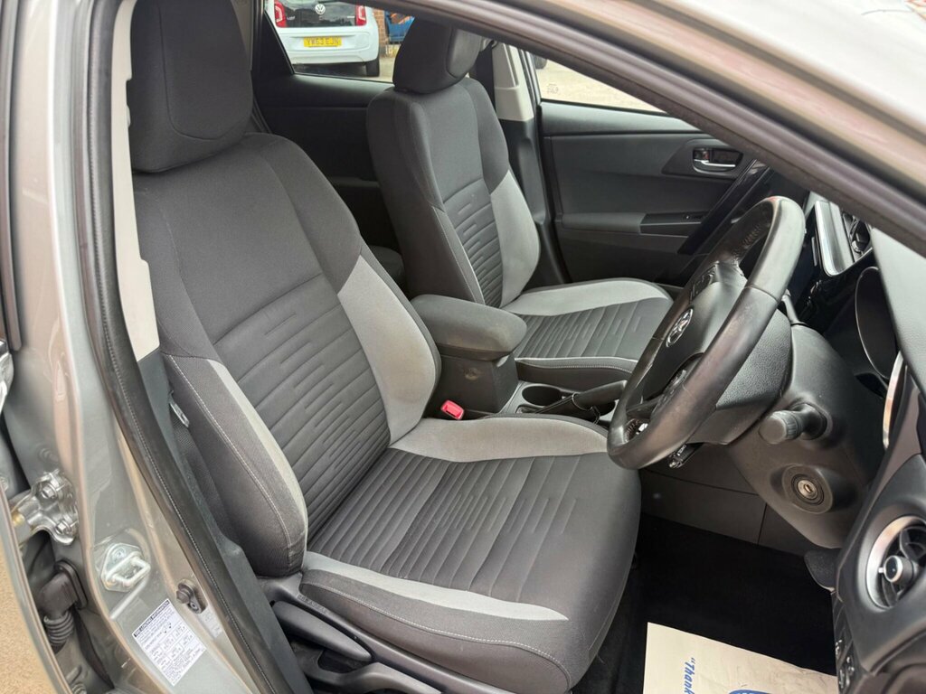 Toyota Auris Auris Design Vvt-i Silver #13