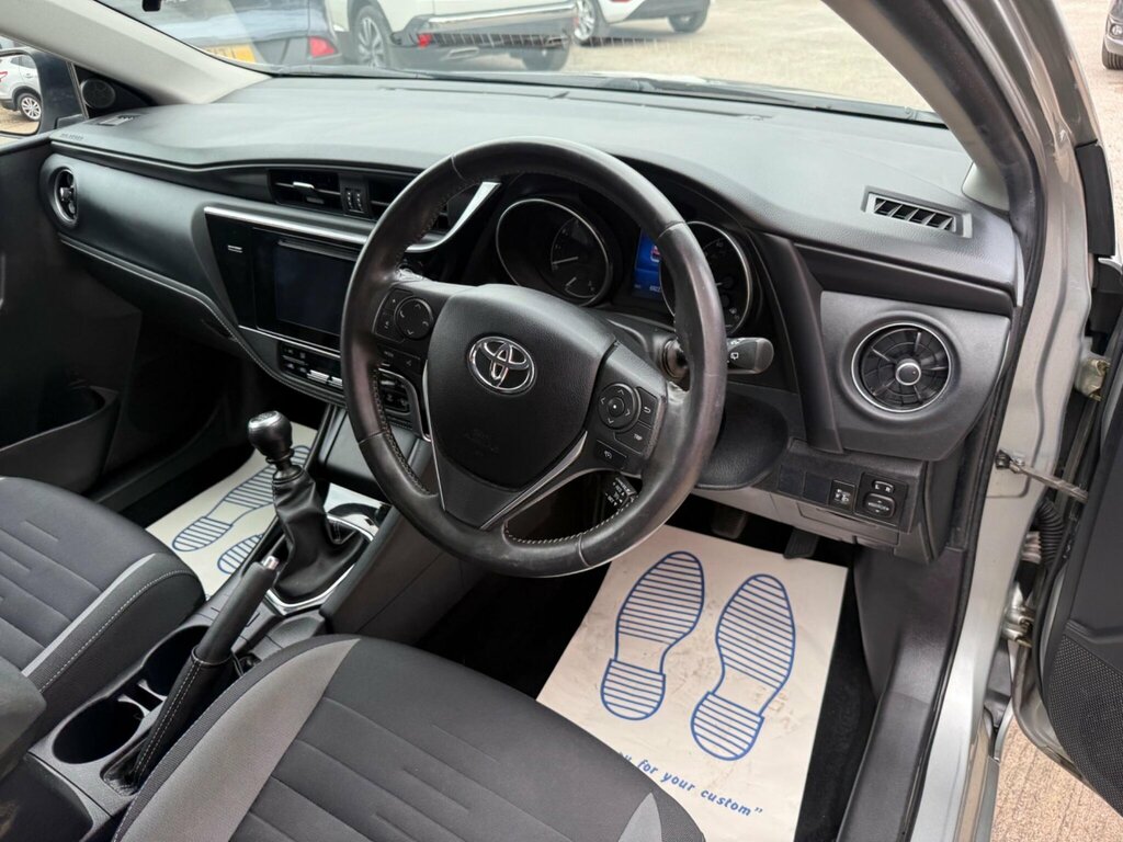 Toyota Auris Auris Design Vvt-i Silver #10