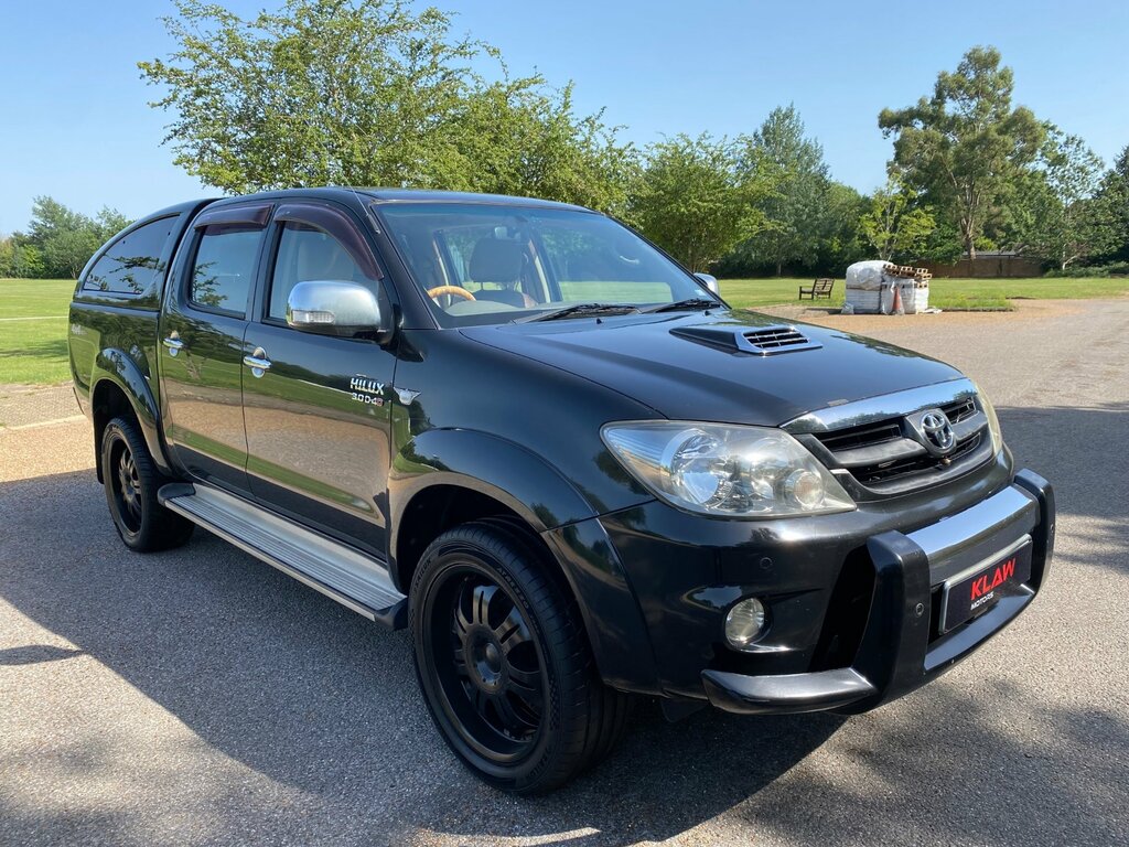 Toyota HILUX G Vigo Pickup D-4d 4Wd Invincible 3.0 Black