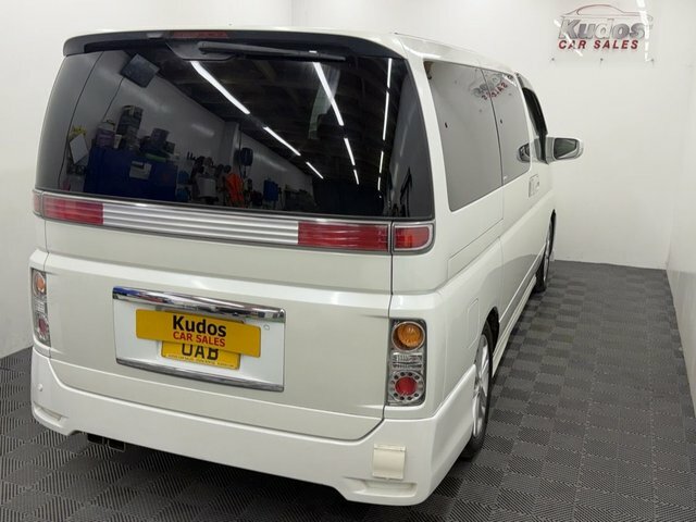 Nissan Elgrand  Silver #7