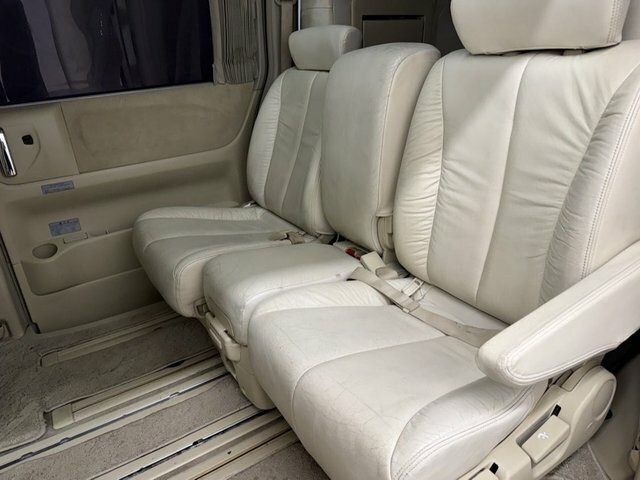 Nissan Elgrand  Silver #16