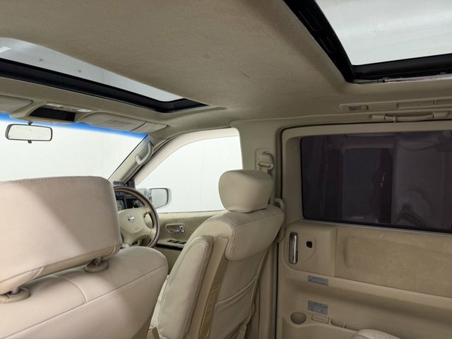 Nissan Elgrand  Silver #10