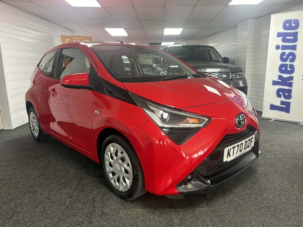 Toyota Aygo Hatchback 1.0 Vvt-i X-play Red