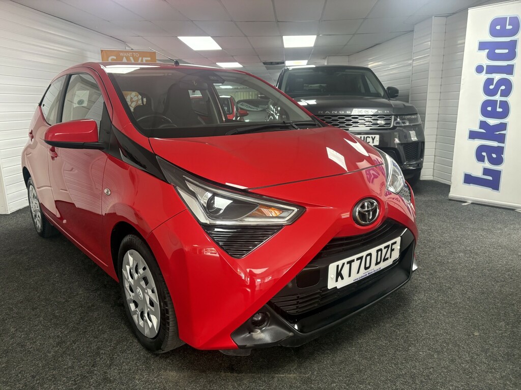 Toyota Aygo Hatchback 1.0 Vvt-i X-play KT70DZF Red #2