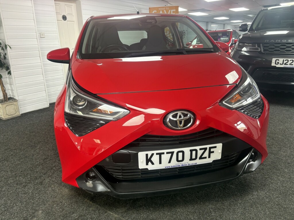 Toyota Aygo Hatchback 1.0 Vvt-i X-play KT70DZF Red #3