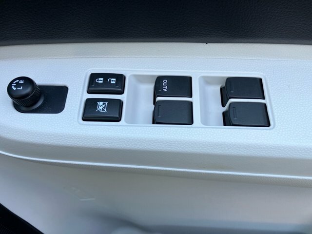 Suzuki Ignis 1.2 Dualjet Sz-t Hatchback Euro White #25