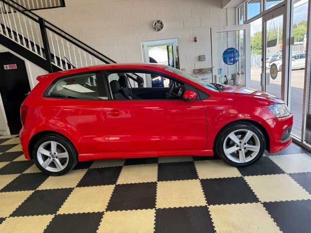 Volkswagen Polo R-line Style Hatchback Red #3