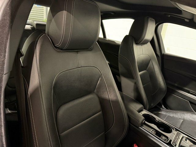 Jaguar XE R-sport Saloon Blue #34