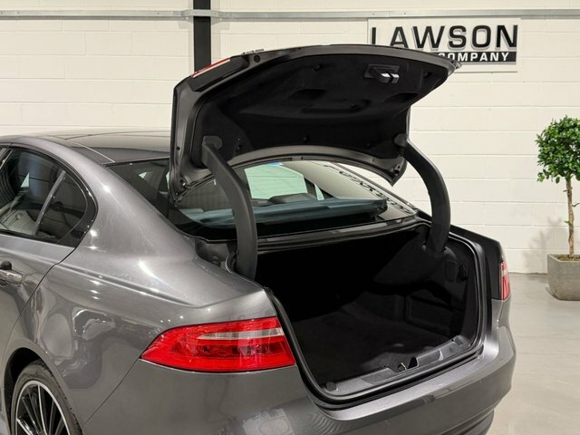 Jaguar XE R-sport Saloon Blue #65