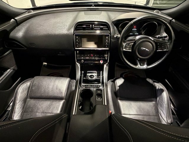 Jaguar XE R-sport Saloon Blue #36