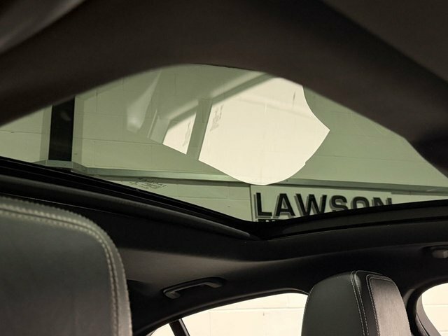 Jaguar XE R-sport Saloon Blue #14
