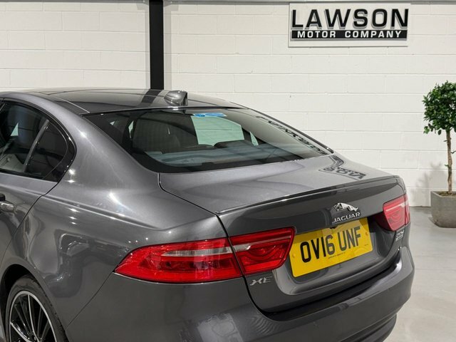 Jaguar XE R-sport Saloon Blue #58