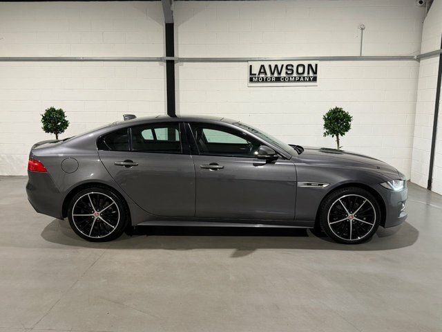 Jaguar XE R-sport Saloon Blue #19