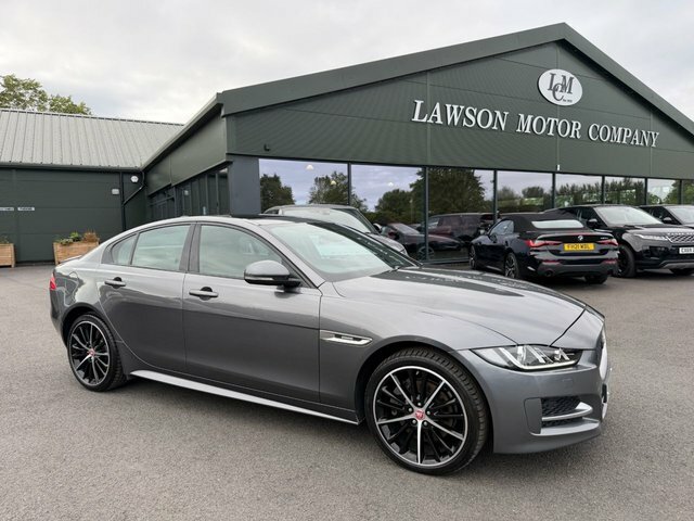 Jaguar XE R-sport Saloon Blue #75