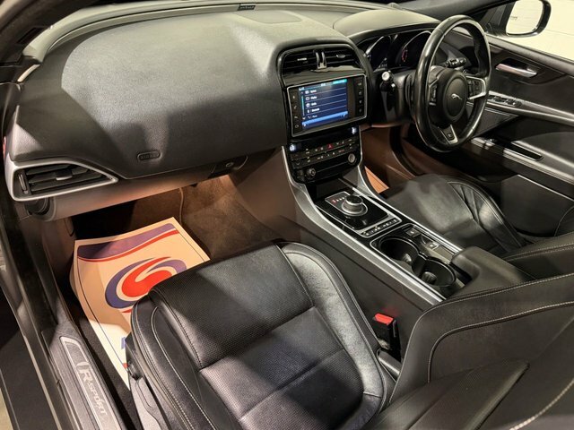 Jaguar XE R-sport Saloon Blue #70
