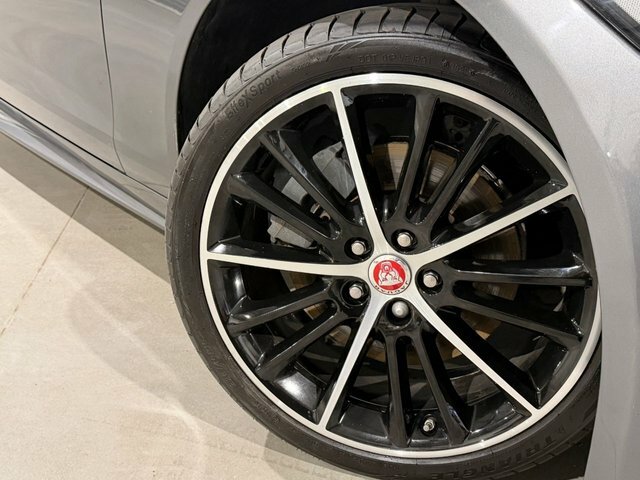 Jaguar XE R-sport Saloon Blue #8