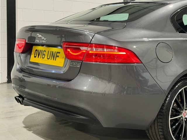 Jaguar XE R-sport Saloon Blue #27