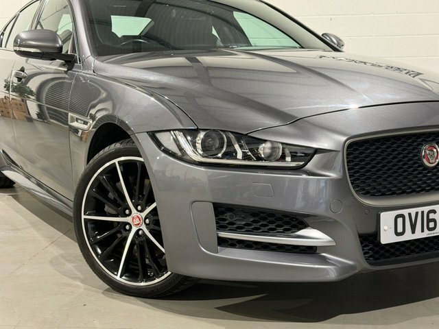 Jaguar XE R-sport Saloon Blue #10