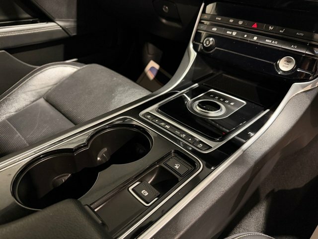 Jaguar XE R-sport Saloon Blue #47