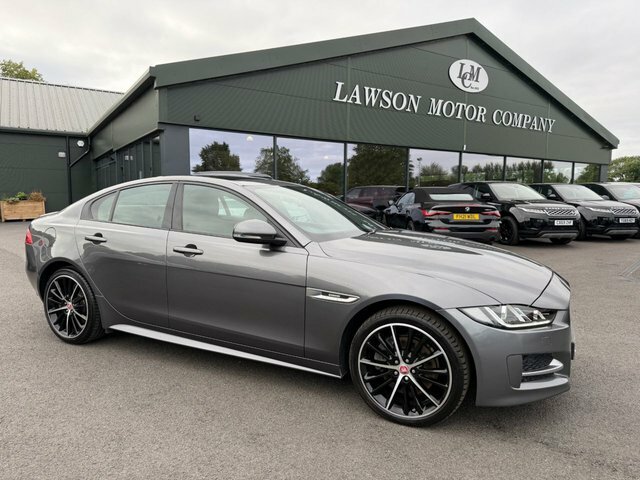 Jaguar XE R-sport Saloon Blue #74
