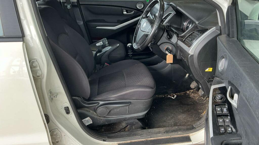 SsangYong Korando 2.2 Se Estate Red #7