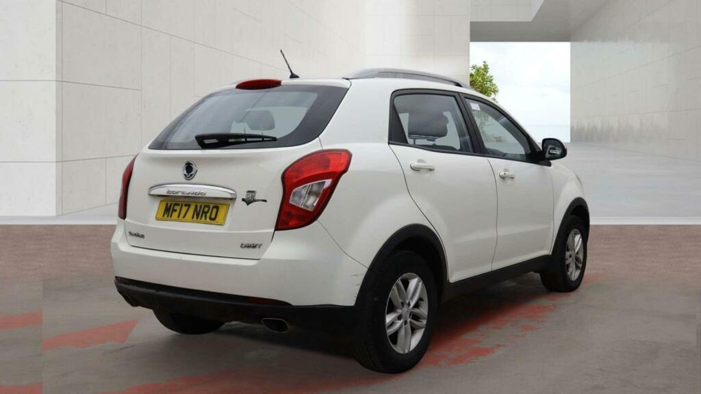 SsangYong Korando 2.2 Se Estate Red #4