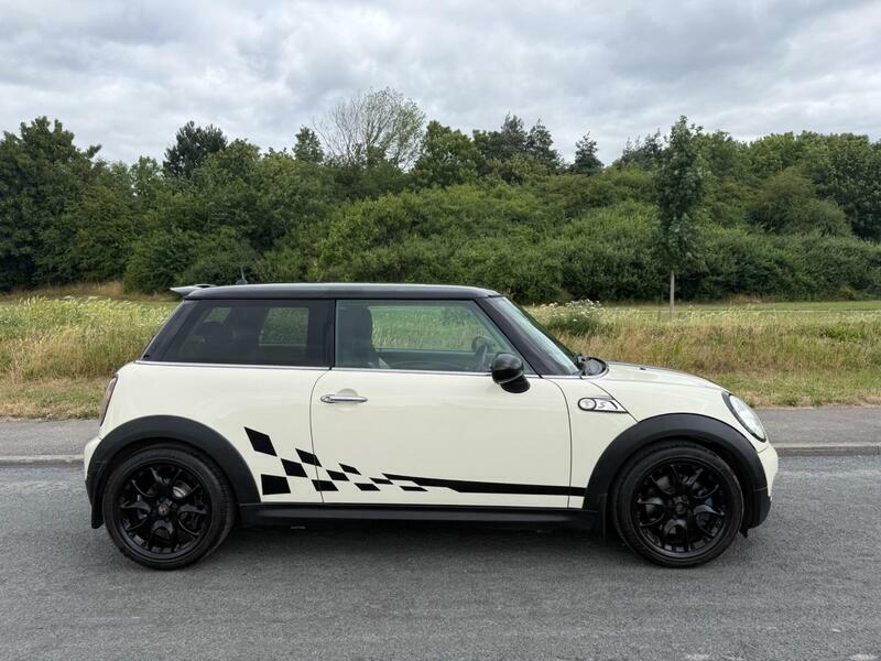Mini Hatch 1.6 Cooper S Euro 4 White