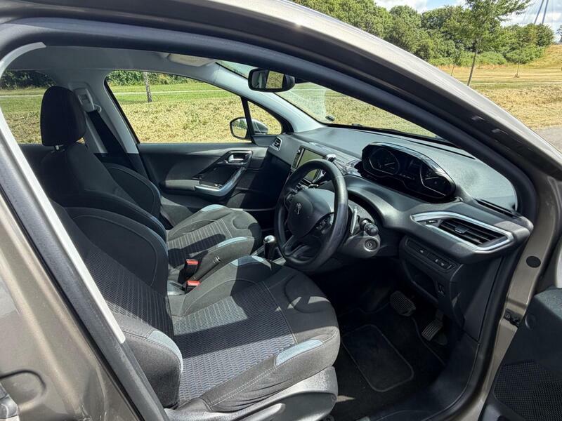 Peugeot 208 1.2 Vti Active Euro 5 Black #14