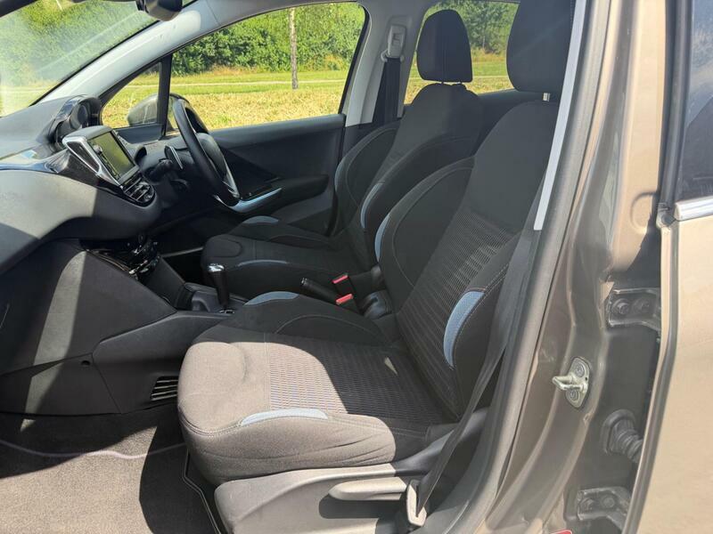 Peugeot 208 1.2 Vti Active Euro 5 Black #9