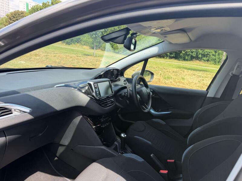 Peugeot 208 1.2 Vti Active Euro 5 Black #10