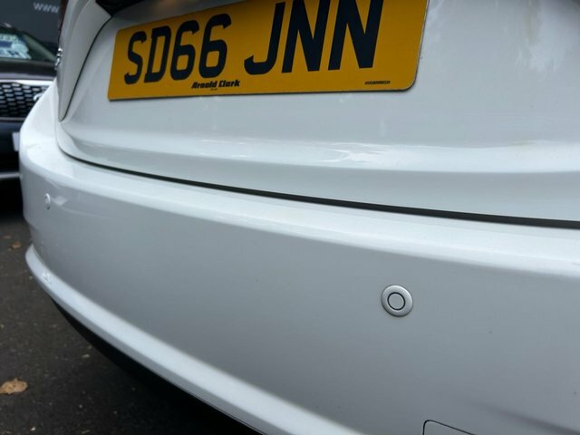Mazda 3 Hatchback White #6