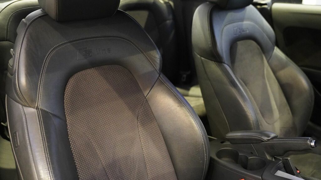 Audi TT 2011 2.0 Tdi S Line Coupe Quattr Black #2