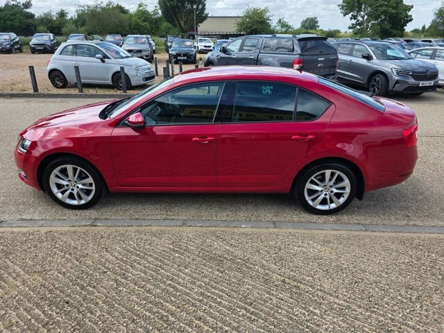 Skoda Octavia Tdi Se L Hatchback Red #5