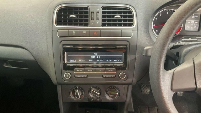 Volkswagen Polo 1L Match White #5