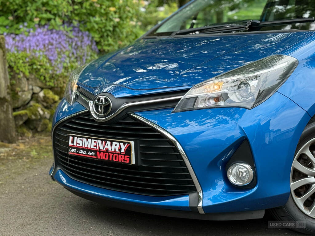 Toyota Yaris Hatchback Vvt-i Icon Red #10