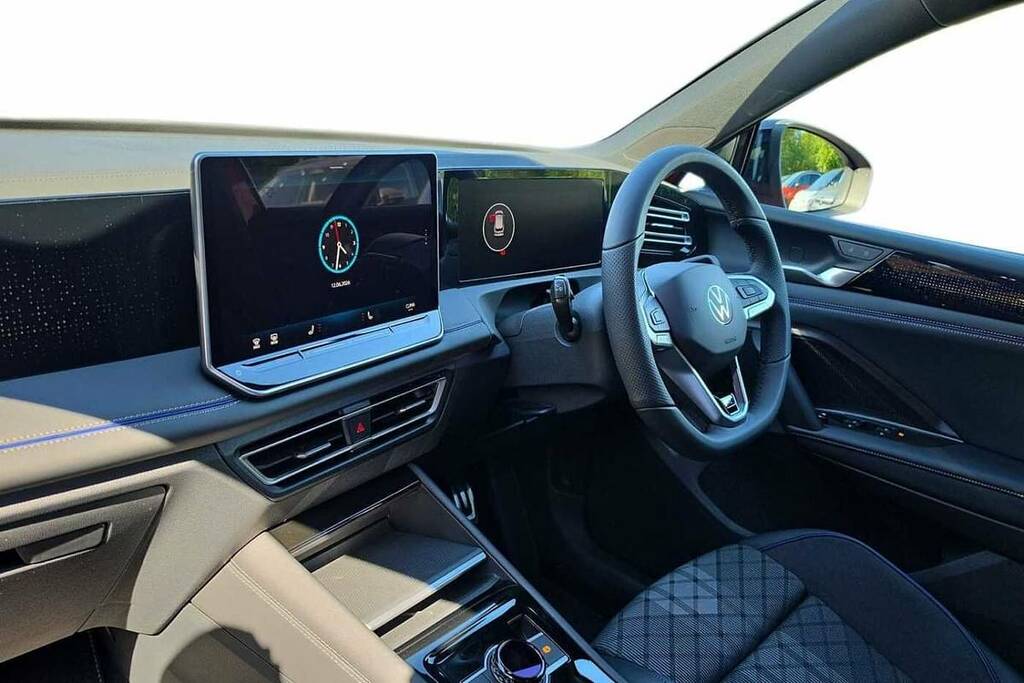 Volkswagen Tiguan 1.5 Etsi 150 R-line Dsg VO26XZK Red #2