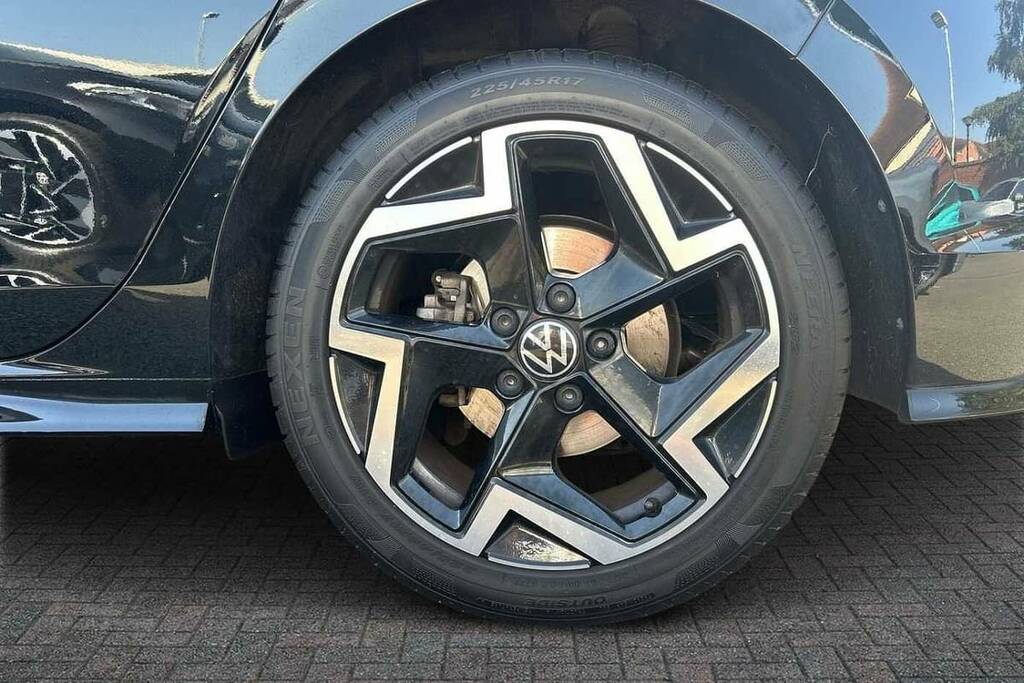 Volkswagen Golf 1.5 Tsi 150 R-line VN24KHJ Black #5