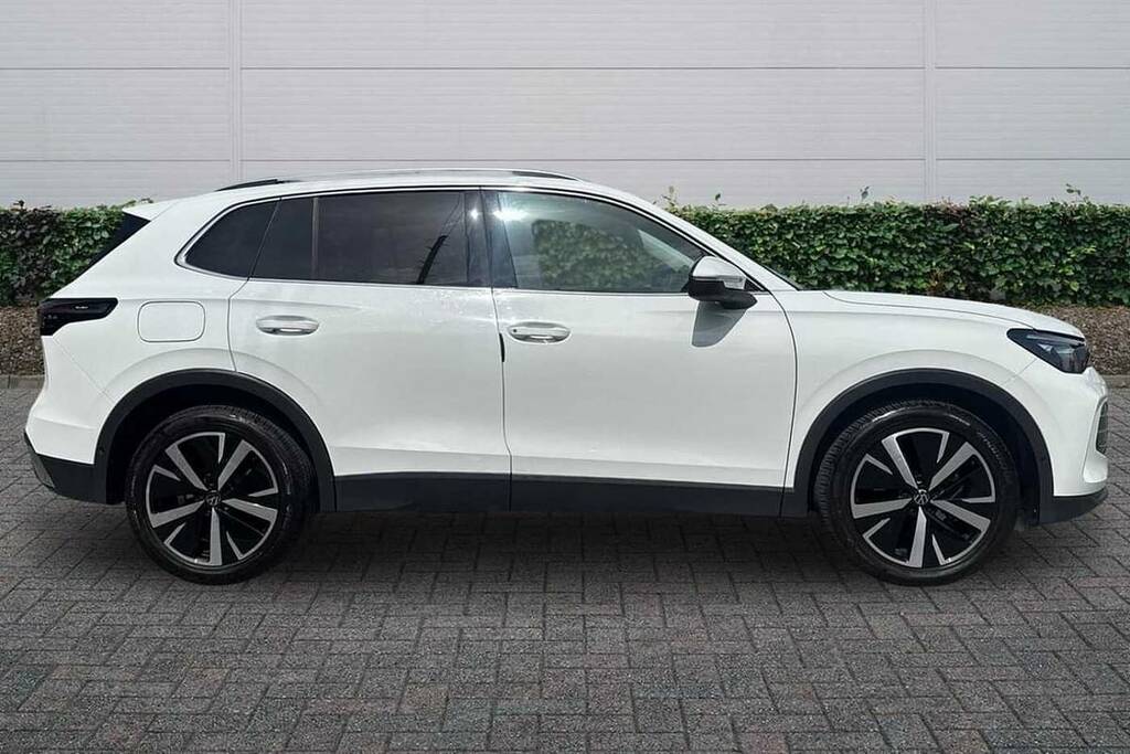 Volkswagen Tiguan 1.5 Etsi 150 Elegance Launch Edition Dsg VO24XWA White #4