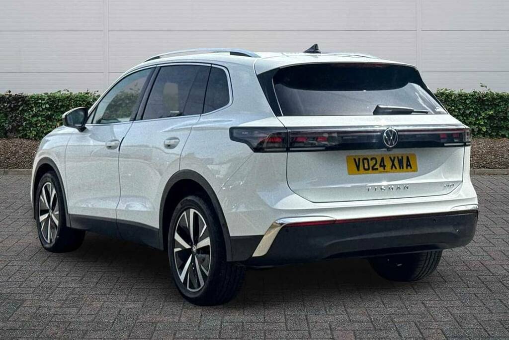 Volkswagen Tiguan 1.5 Etsi 150 Elegance Launch Edition Dsg VO24XWA White #3