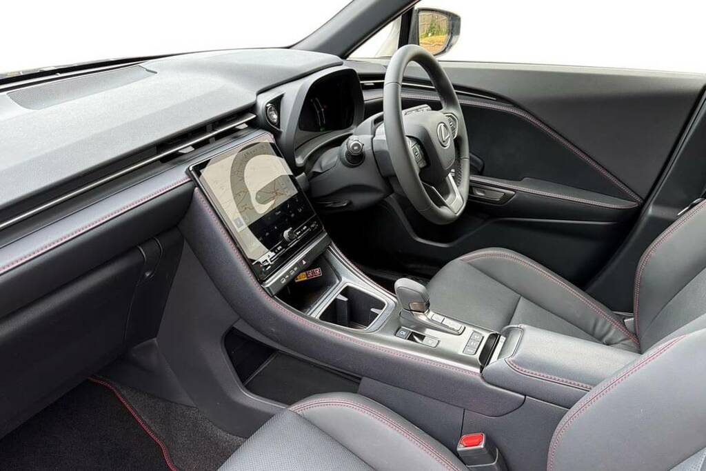Lexus LBX 1.5 Premium E-cvt Black #5