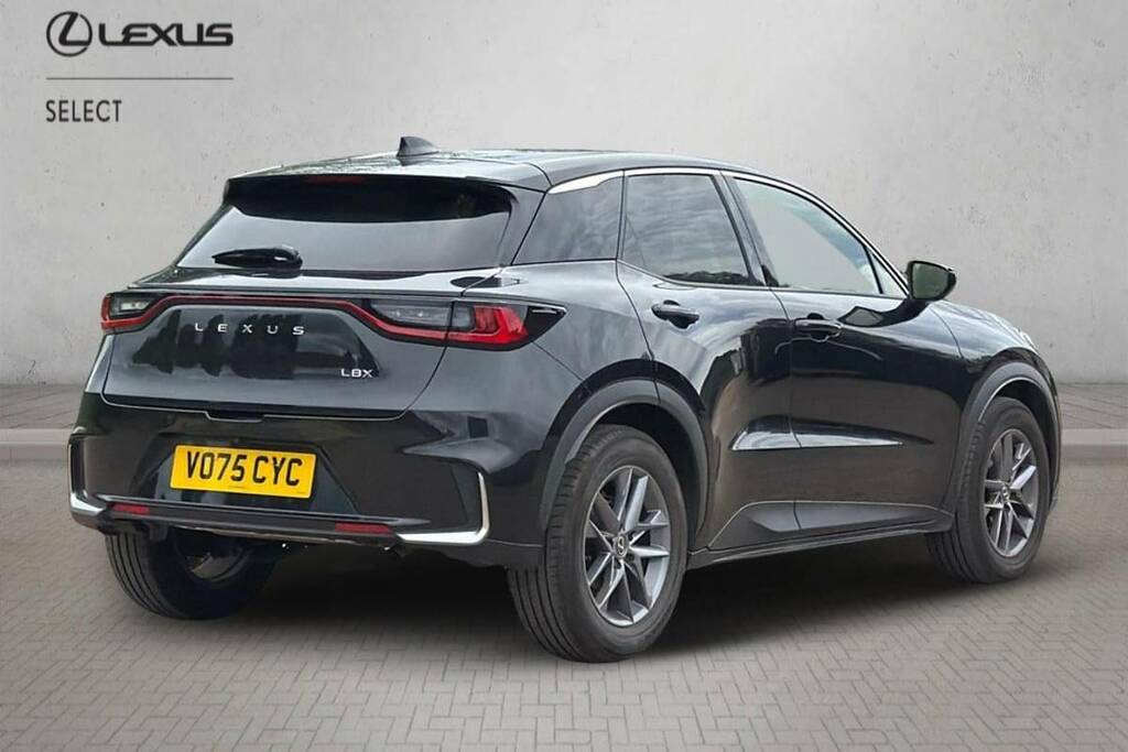Lexus LBX 1.5 Premium E-cvt Black #2