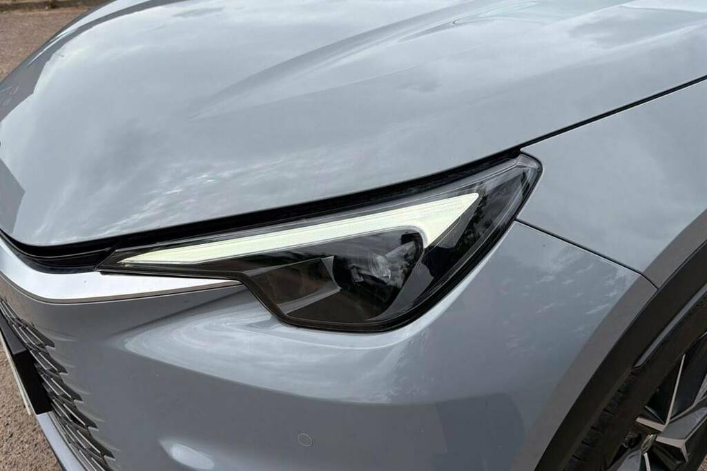 Lexus LBX 1.5 Vvt-ie Takumi E-cvt Euro 6 Ss Grey #20