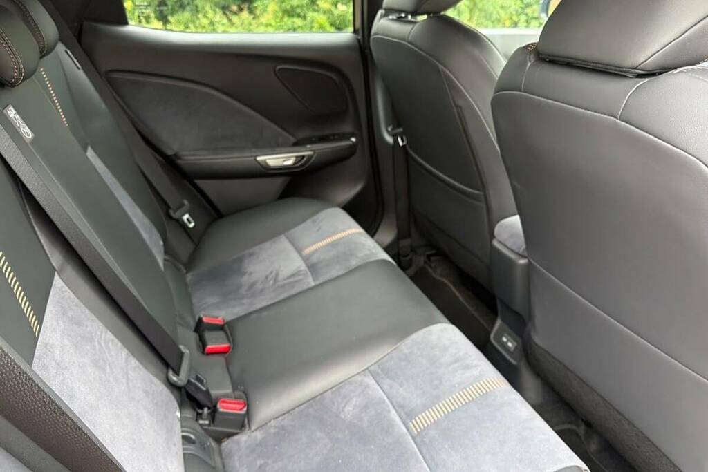 Lexus LBX 1.5 Vvt-ie Takumi E-cvt Euro 6 Ss Grey #17
