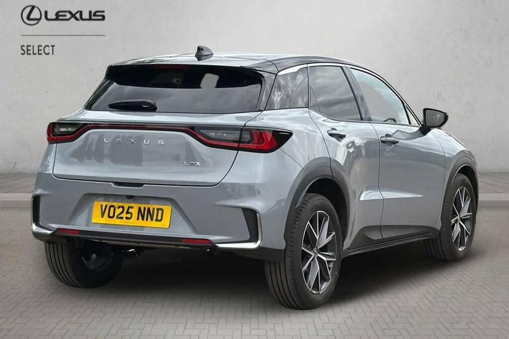 Lexus LBX 1.5 Takumi E-cvt Grey #2