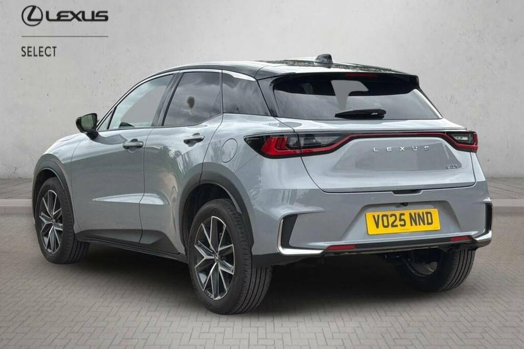 Lexus LBX 1.5 Takumi E-cvt Grey #4