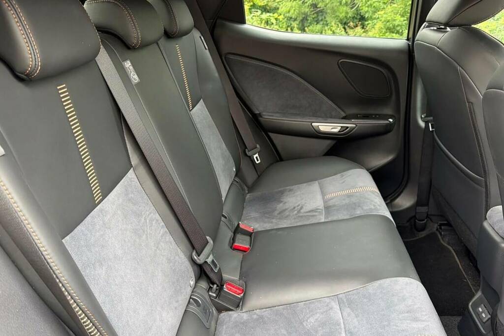 Lexus LBX 1.5 Vvt-ie Takumi E-cvt Euro 6 Ss Grey #14