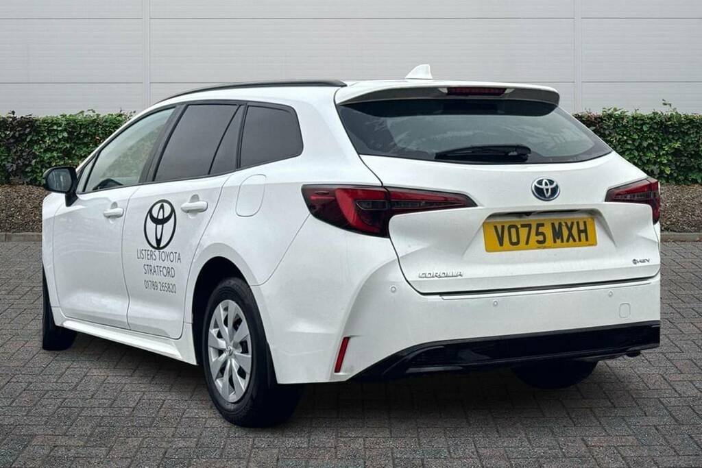 Toyota Corolla 1.8 Vvt-i Hybrid 140 Commercial White #2