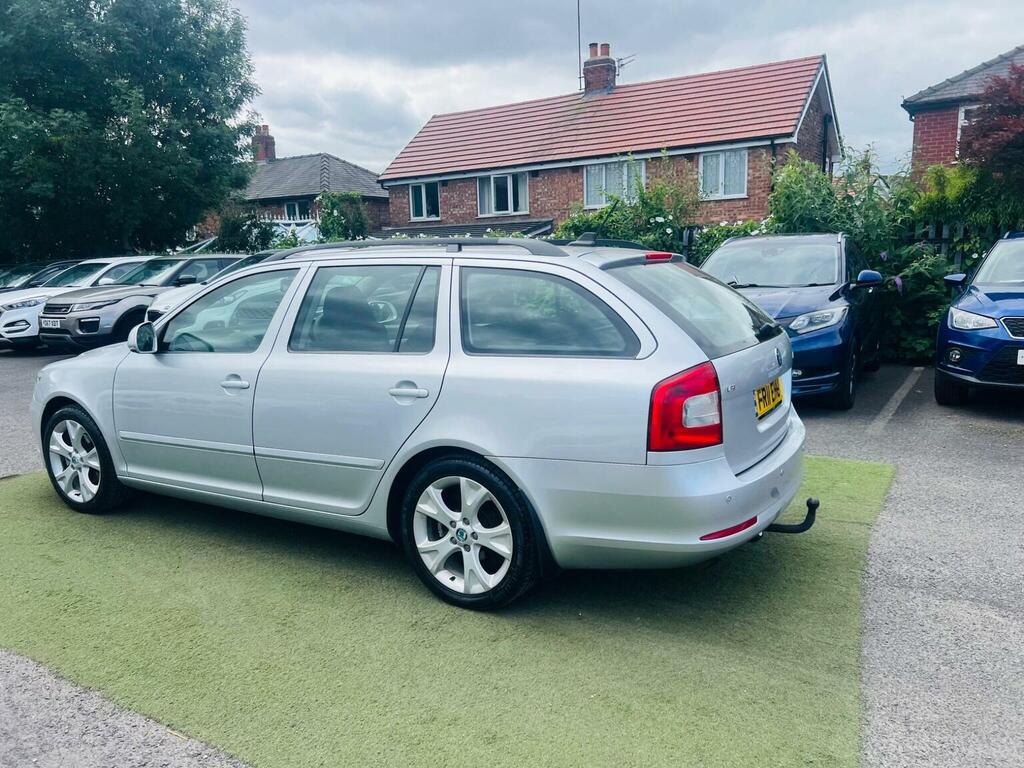Skoda Octavia 1.6Tdi Elegance Estate Cambelt Grey #19