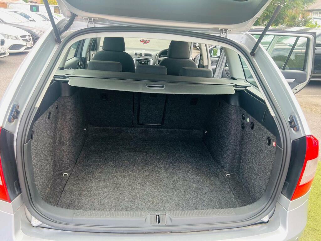 Skoda Octavia 1.6Tdi Elegance Estate Cambelt Grey #46